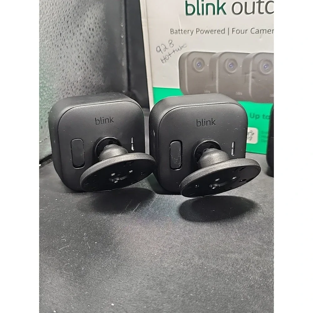 BLINK OUTDOOR WIRELESS HOME SECURITY CANERAS G8T2-CV01 LOT OF 4
